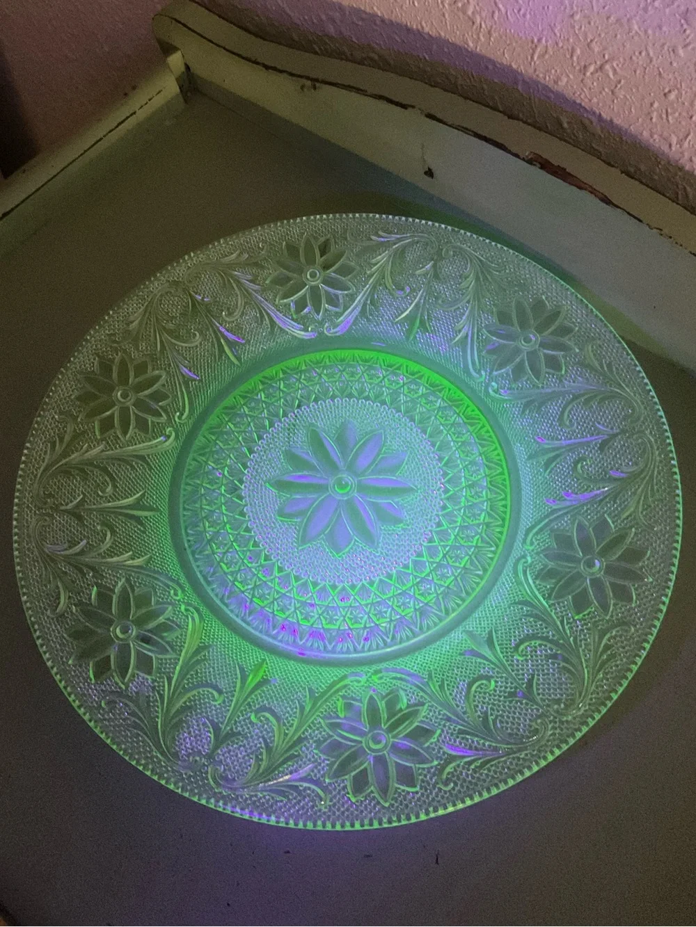 Green Uranium Plate Glass